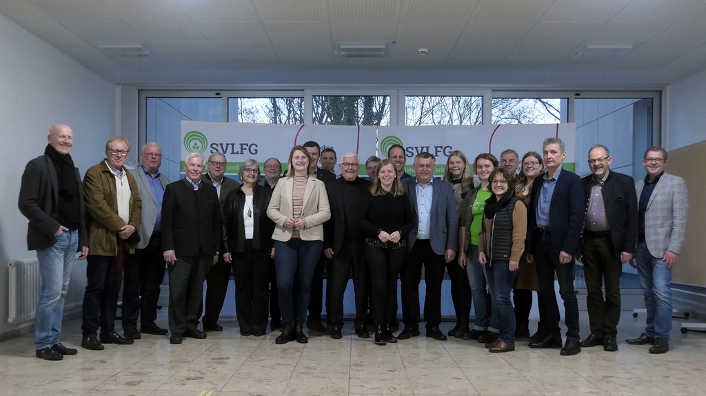 Vergrößerung des Bildes für Gruppenfoto von den Teilnehmern des Treffen zwischen der SVLFG und dem BDL und der AdJ.